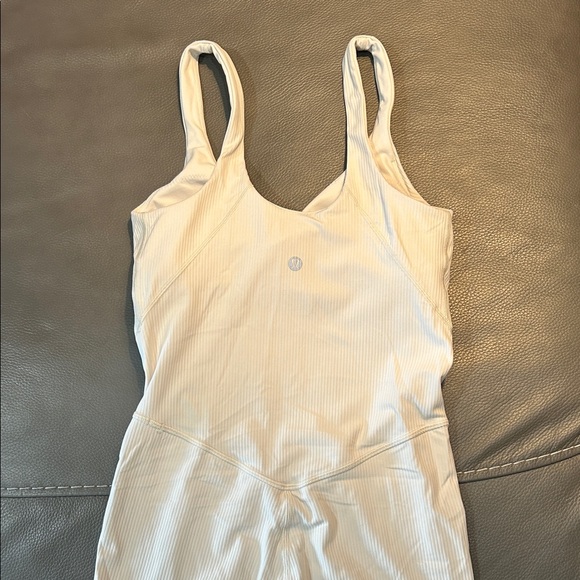 Lululemon Align Ribbed Bodysuit in White Opal. Size 4 - Picture 4 of 6
